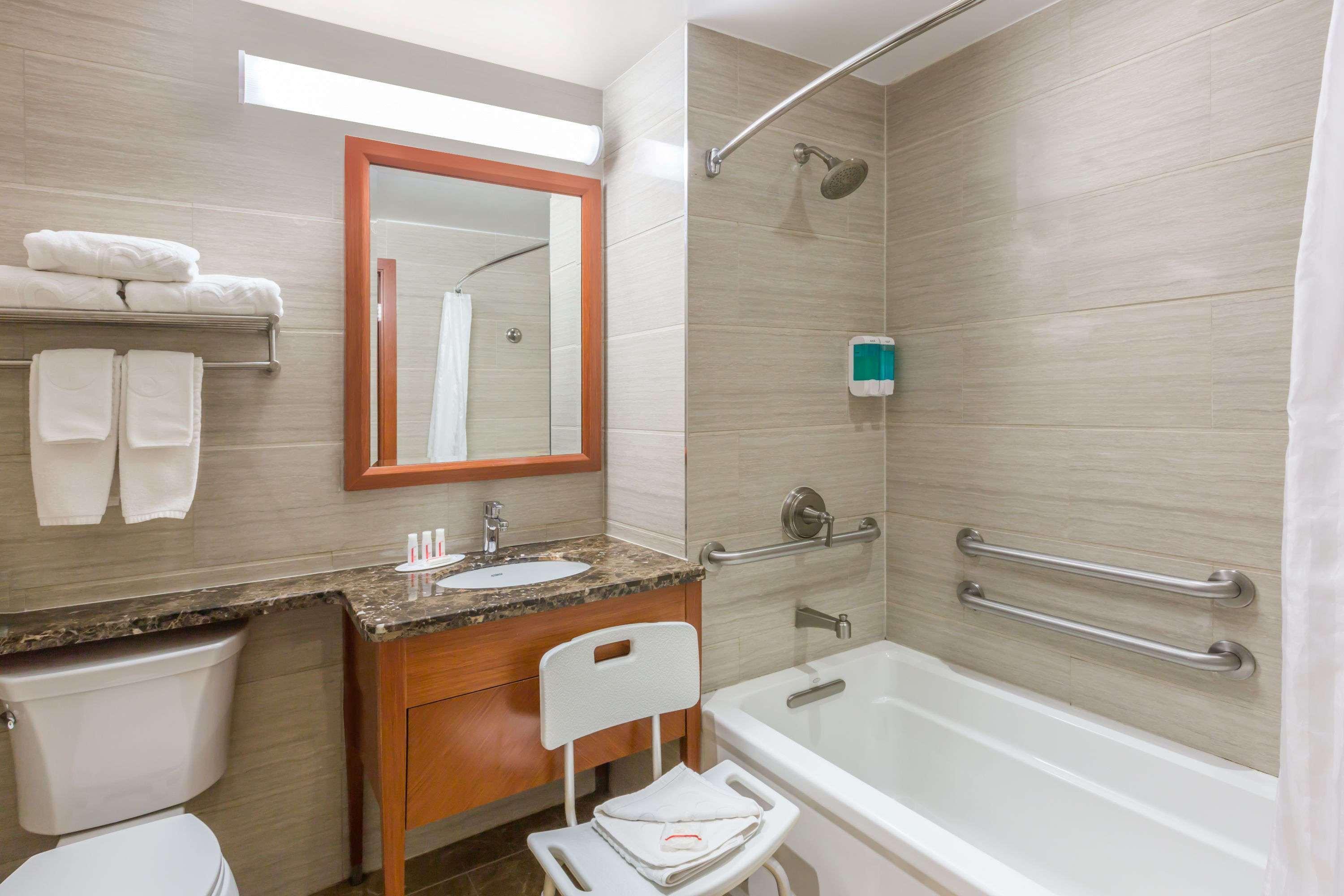 Ramada By Wyndham Flushing Queens New York Exterior photo